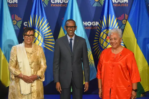 Commonwealth Secretary-General, the Rt Hon Patricia Scotland KC, President of Rawanda, Hon. Paul Kagame, and Hon. Fiame Naomi Mata'afa, Prime Minister of Samoa during CHOGM in Rawanda.