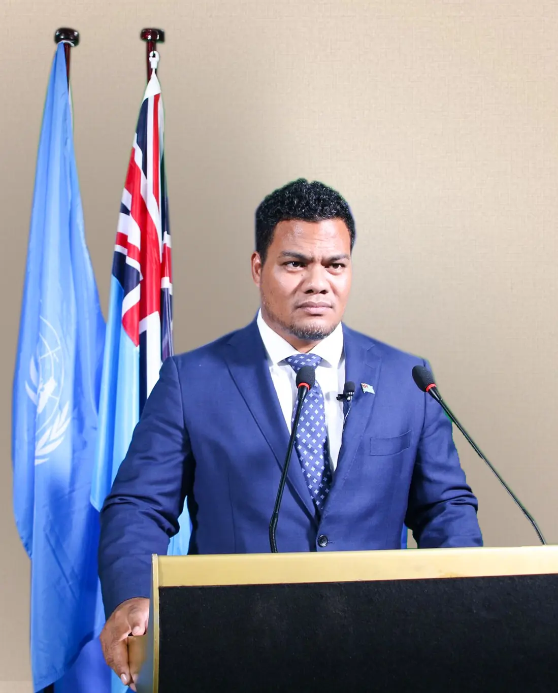 The Foreign Minister was already on his way to Lisbon but made the decision to return when China blocked the credentials of three Taiwanese participants on Tuvalu's delegation list.