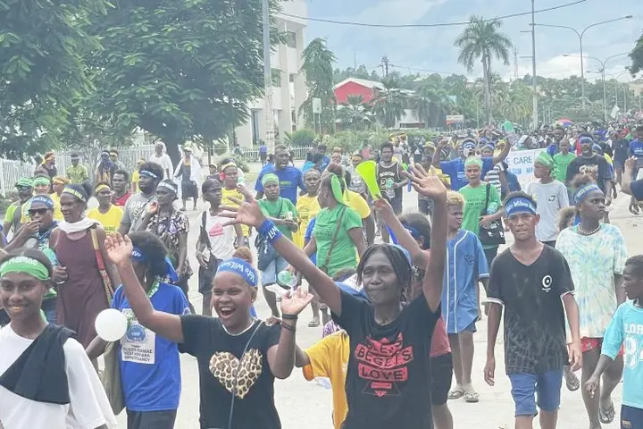 In Solomon Islands, six women candidates ran as independents, accounting for 30 per cent of female candidates, compared to 34 per cent of total candidates.