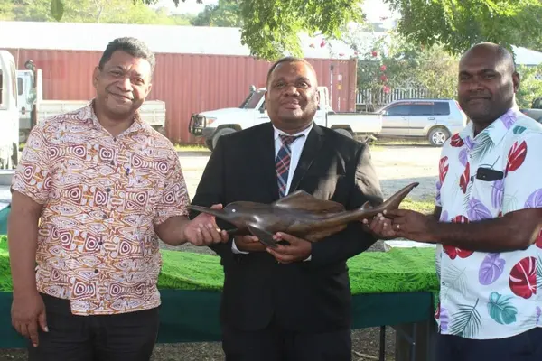 Hon. Minister Wasi in appreciating PS Vaisekavea assured him that MAL with the leadership of PS Dr. Viulu will continue to build on the successes he had started in implementing its policies to further develop the agriculture and livestock sector, and wishes him well at MRD.