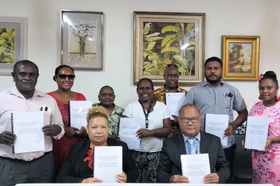 Hon. Samuel Manetoali and Hon. Freda Rotutafi Rangirei with representatives from the government, UN Women and UNDP.