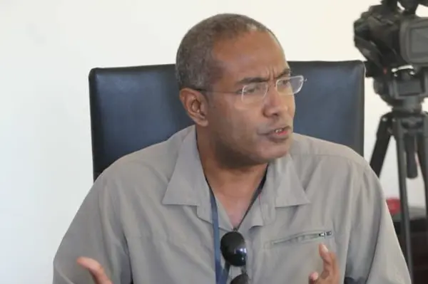 Hon Kenilorea has reiterated that a public display in a media conference of all the replica arms, which apparently arrived in four big crates should be organized to ease the minds of people.