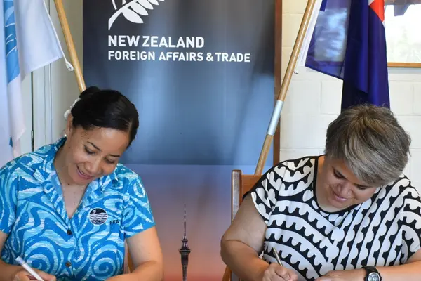 FFA Director General, Dr Manu Tupou-Roosen and  NZ High Commissioner Georgina Roberts sign $18million agreement for support to Pacific Fisheries.