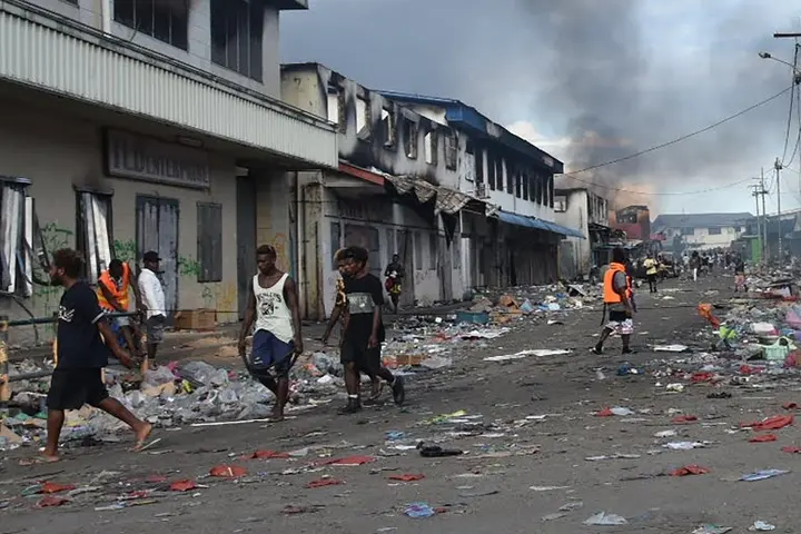 The Central Bank Governor, Dr Luke Forau, stated that the Solomon Islands economy is already in a weakening state, and is struggling to recover from the COVID-19 pandemic and its adverse impact on the economy.