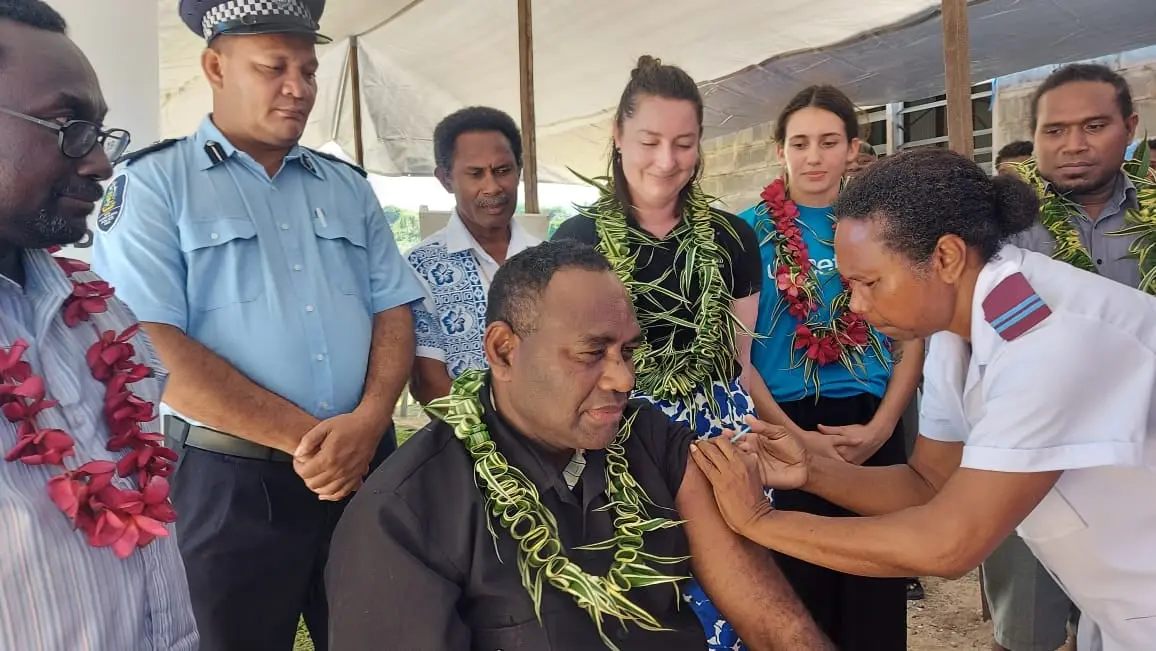 Premier of CIP Honourable Stanley Manetiva, who was the first to get vaccinated, thanked the National Government, Oversight Committee, Ministry of Health and all donors and development partners for the job well done in rolling out the vaccine to CIP.