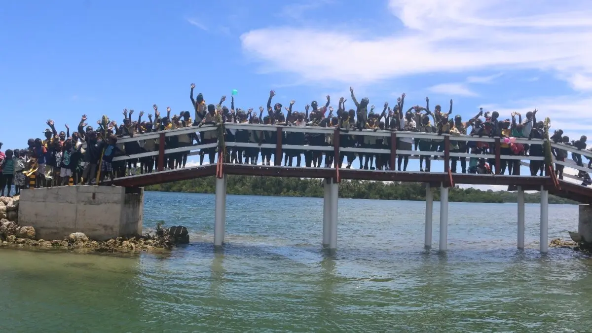 Villagers who used to paddle between the communities will now enjoy safer crossing any time of the day and faster access to school for children.