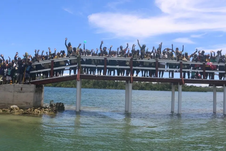 Villagers who used to paddle between the communities will now enjoy safer crossing any time of the day and faster access to school for children.