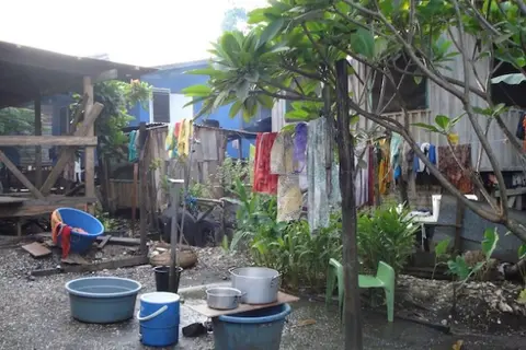 Households throughout Honiara experience shortages of clean water for cooking, drinking and washing on a daily basis.