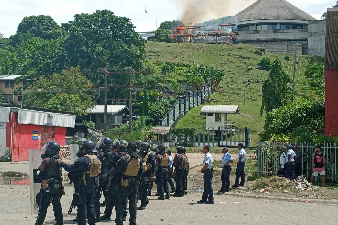 The police are calling on all citizens of Solomon Islands especially those in Honiara to remain calm and refrain from taking any illegal action following today’s protest.