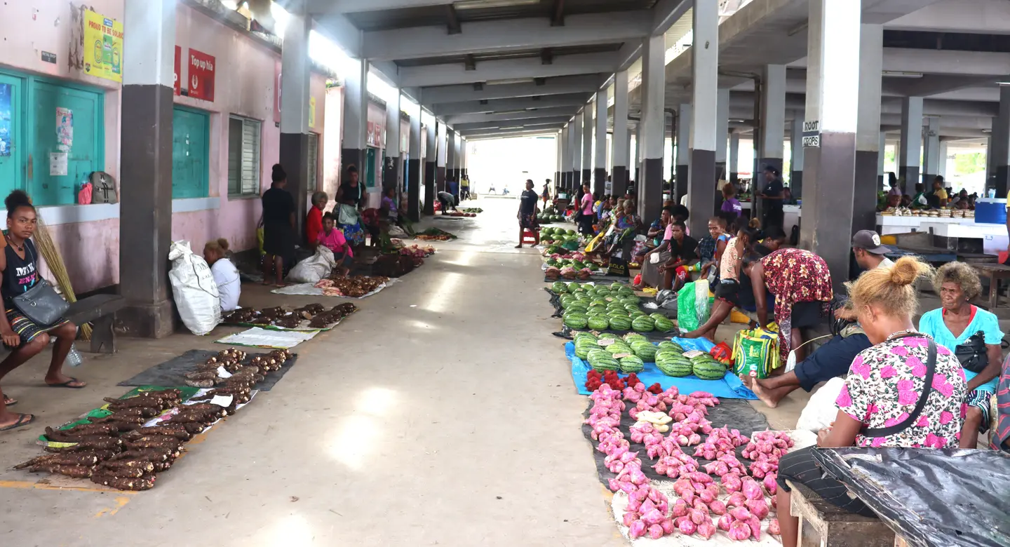 In Auki Market, 300 rural women market vendors travel daily to support family obligation such as education for their children, housing, social and cultural obligations.