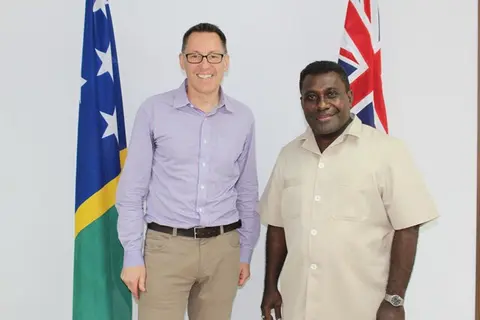 Parliamentary Secretary to Australian Foreign Minister, Senator Brett Mason and Prime Minister Lilo.