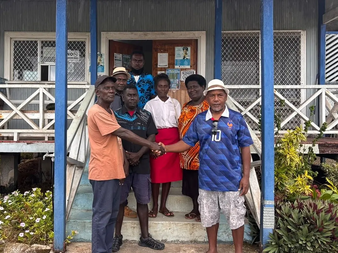 Solomon Water says it handed three water tanks to the Ziata landowning community at Noro, Western Province.