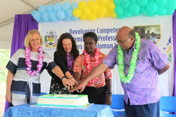 Australian High Commission representative Julie McCallum, New Zealand High Commission representative Kate Bradlow, MEHRD Deputy Secretary Linda Wate, acting SINU Vice Chancellor Mr Shadrack Fanega cutting the cake.
