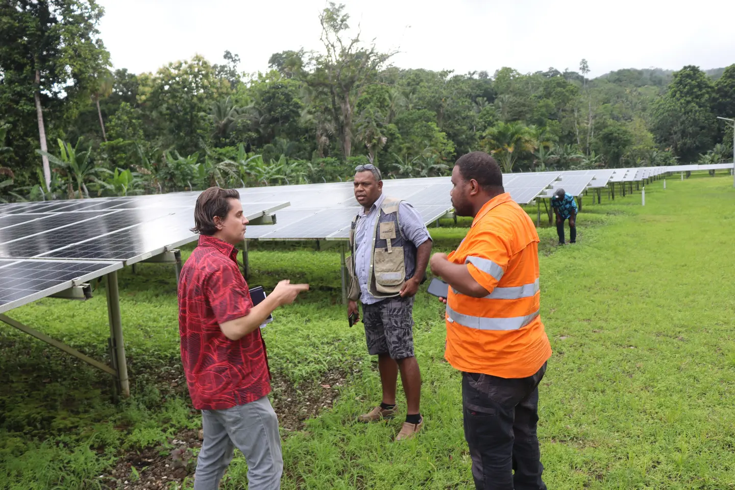 Site visit at the Huro hybrid solar farm by Permanent Secretary of the MMERE, Dr. Chris Vehe, and ADB’s Solomon Islands Pacific Country Office’s Unit Head Elmar Elbling.