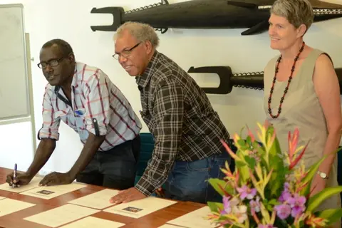 Ministry of Health, Dr Tenneth Dalipanda, Ministry of Agriculture PS Jim Saelea, and Sue Connell, Minister Counsellor DFAT signing the innovative public private partnership.