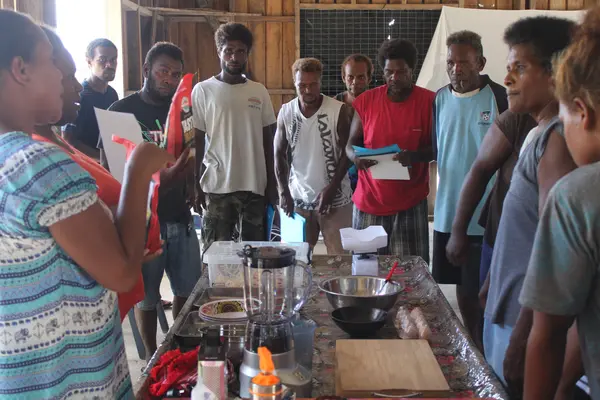 During two training sessions jointly organized by SPC and the MFMR in May 2021 with support from the consulting firm Aqua Energie LLC, thirty-three women and sixteen men from Wagina and Manaoba learnt new techniques and tips to boost their seaweed businesses.