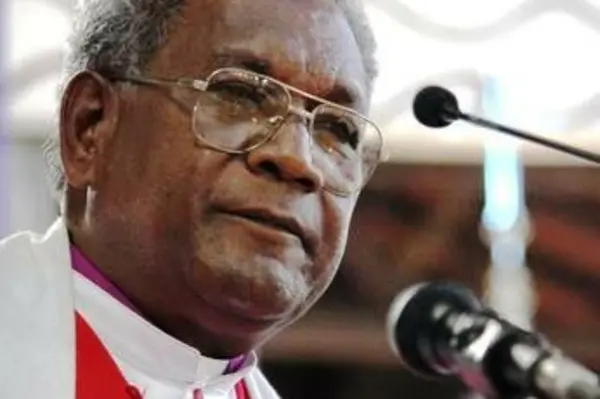 In 2000, he became one of a handful of Anglican primates to be knighted at Buckingham Palace by Queen Elizabeth for his service to religion and the community in Melanesia.