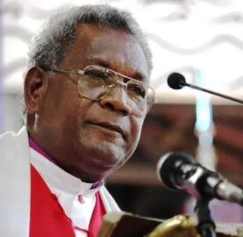 In 2000, he became one of a handful of Anglican primates to be knighted at Buckingham Palace by Queen Elizabeth for his service to religion and the community in Melanesia.