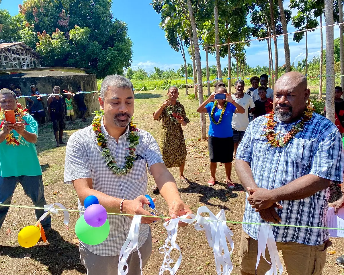 Keswar Leelah, UNDP Solomon Islands Operations Manager, and Premier of Guadalcanal Hon. Francis Sade.