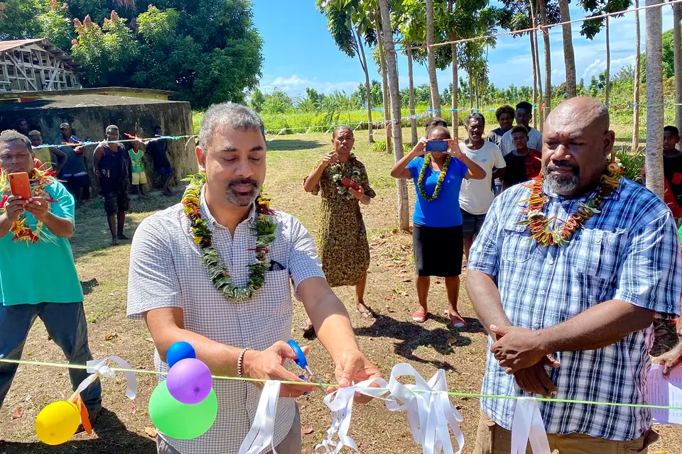 Keswar Leelah, UNDP Solomon Islands Operations Manager, and Premier of Guadalcanal Hon. Francis Sade.