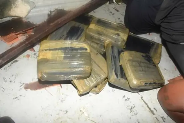 Police Investigates Drugs in Abandoned Dinghy