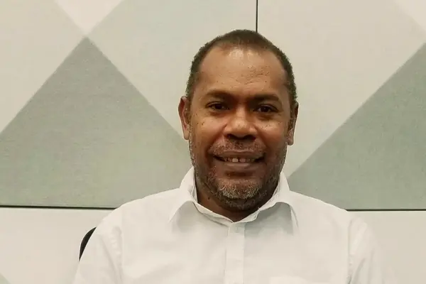 Based in Honiara, Smiley Giobauta is also responsible for managing IFC’s relationship with the Solomon Islands government, donors and private sector representatives.