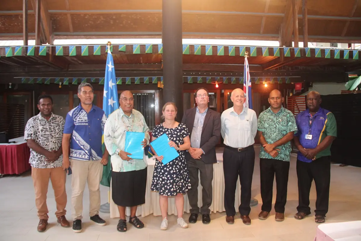 A Memorandum of Arrangement was signed by the Chief-Negotiators, to submit to their respective Governments for approval and authorization to sign the new Air Service Agreement.