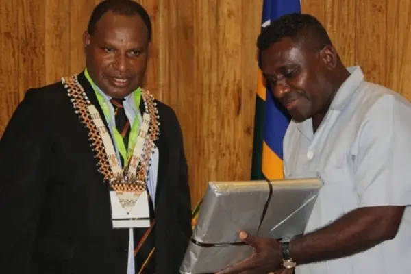 A high-powered Papua New delegation led by PNG’s Trade, Commerce and Industry Minister Richard Maru made a courtesy call to Hon. Lilo yesterday.