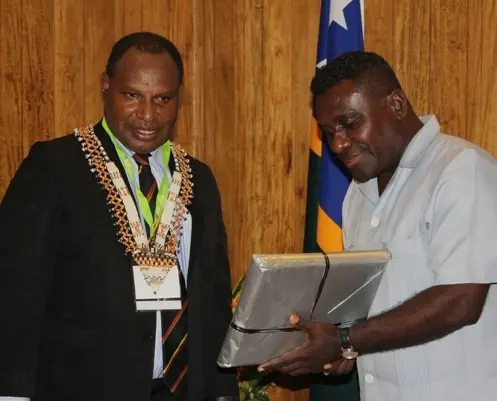 A high-powered Papua New delegation led by PNG’s Trade, Commerce and Industry Minister Richard Maru made a courtesy call to Hon. Lilo yesterday.