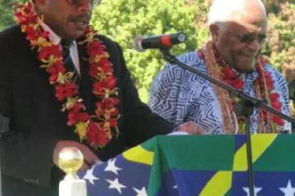 Prime Minister Dr Derek Sikua together with His Grace Archbishop, Desmond Tutu of South Africa.