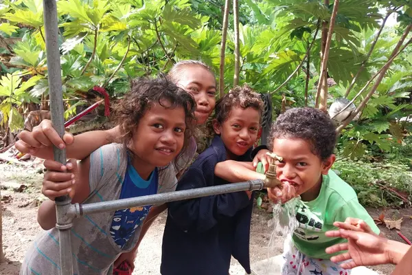 Through the construction of two water dams and a network of 31 standpipes, families comprising 576 people now enjoy reliable access to clean water for drinking, cooking, and washing—right at their houses’ doorsteps. 
