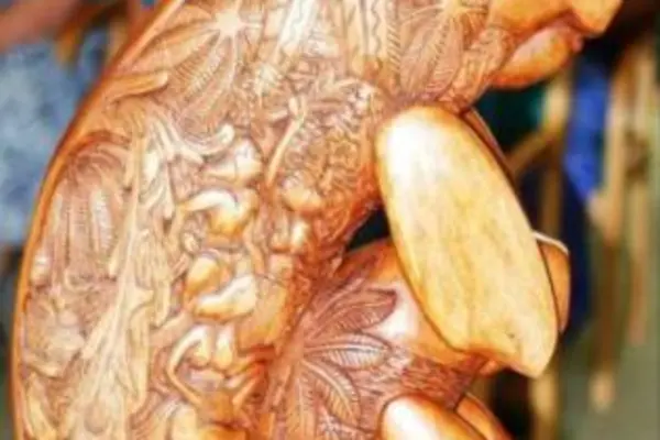 Palau Unveils 'Lady of the Sea' Carving at SPREP