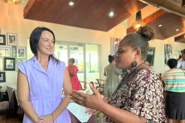 Australian High Commission Minister Counsellor, Ms. Lindsay Buckingham and Ms. Hellen Ha’apisi, Human Resource Manager Solomon Islands Customs and Excise Division with Minister Buckingham. 