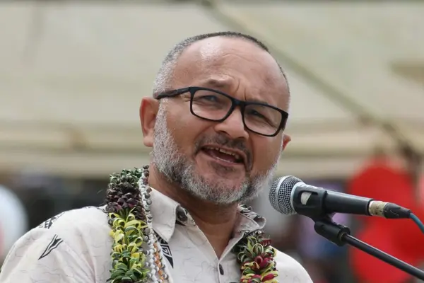 Hon. Wale calls on the Prime Minister to discipline his Ministers from this practice which causes political instability at the provincial government level unless it is his government’s policy to do this.