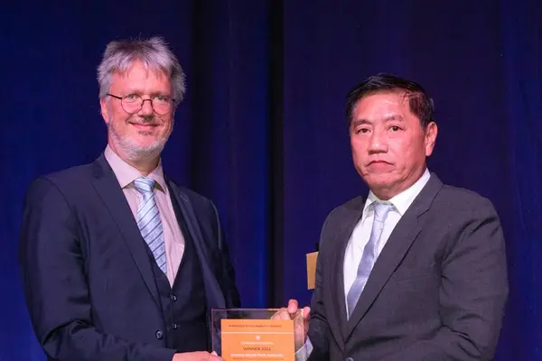 The award was presented to SIPA Chairman, Mr. Johnny Sy during the IAPH World Ports Conference this week in Vancouver, Canada.