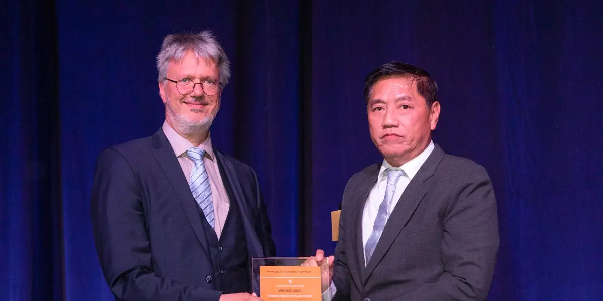The award was presented to SIPA Chairman, Mr. Johnny Sy during the IAPH World Ports Conference this week in Vancouver, Canada.