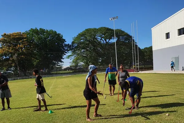 President of the Hockey Federation, Winki Yee, commended participants for the successful completion of the program, saying that such initiatives will have significant influence upon players and coaches, helping them to grow in the game of hockey.
