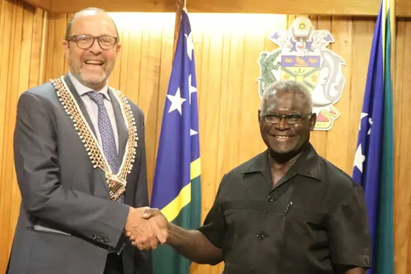 Prime Minister Manasseh Sogavare and UNICEF’s Pacific representative Mr. Jonathan Veitch.