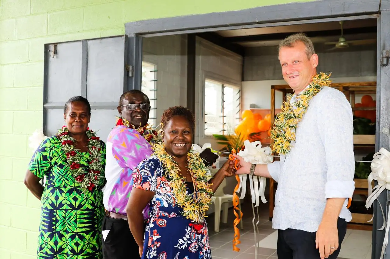 Australian High Commissioner, Rod Hilton, was pleased to launch MK Local Foods shop and cafe this week, and to meet the incredible Debbie Lukisi, a driver of economic opportunity for her community, promoting Solomon Islands food, culture and people.