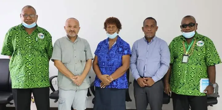 Opposition Leader Hon Wale, Premier Sikilabu and members of the Isabel provincial government.
