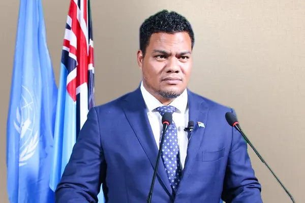 The Foreign Minister was already on his way to Lisbon but made the decision to return when China blocked the credentials of three Taiwanese participants on Tuvalu's delegation list.