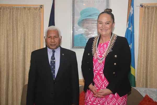 Deputy Prime Minister and Associate Minister of Foreign Affairs of New Zealand, Hon. Carmel Sepuloni and Solomon Islands Governor General, Sir David Vunagi yesterday evening.