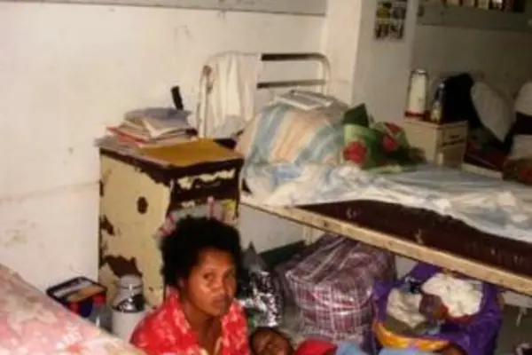 Mrs Jennifer Iniakwala, a nurse at the special care nursery for new born babies, said that had it not been for standby oxygen cylinders, lives would have been lost.