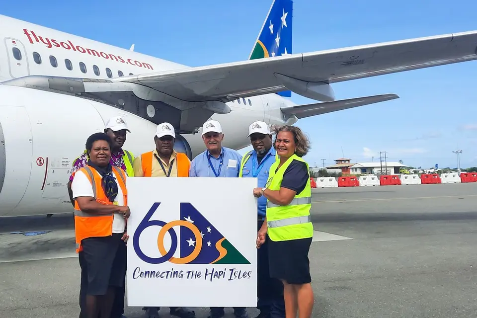 Long-serving Solomon Airlines staff with CEO Gus Kraus – pictured left to right including their time with Solomon Airlines Florence Padabela (35 years),Timothy Neuwa (26 years), John Berry Anga (27 years).