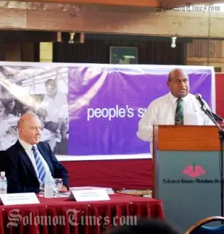 Acting Prime Minister, the Honourable Fred Fono and RAMSI Special Coordinator, Graeme Wilson, launching the report.