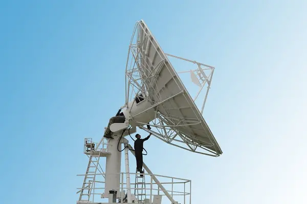 The decision to move to the larger antenna was made due to the rapid growth in data usage by Our Telekom subscribers.
