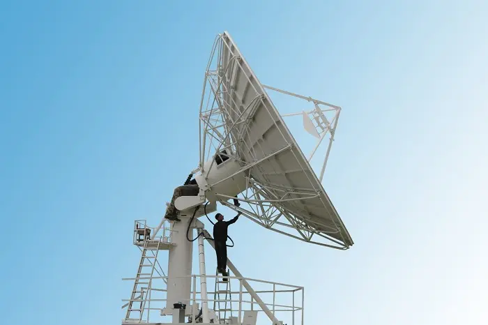 The decision to move to the larger antenna was made due to the rapid growth in data usage by Our Telekom subscribers.