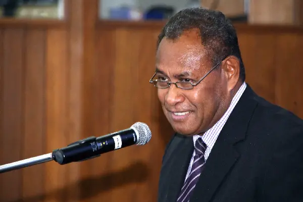 Receiving the books, Chief Justice Palmer said they are important resources for judges, magistrates, lawyers and others who may wish to do research in our High Court Library.