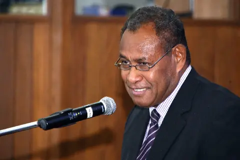 Receiving the books, Chief Justice Palmer said they are important resources for judges, magistrates, lawyers and others who may wish to do research in our High Court Library.