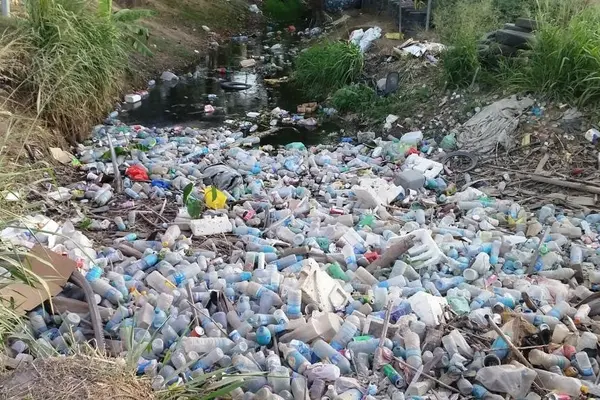 Single used plastic waste has become a critical issue in the Solomon Islands, with poor legal enforcement and other challenges.